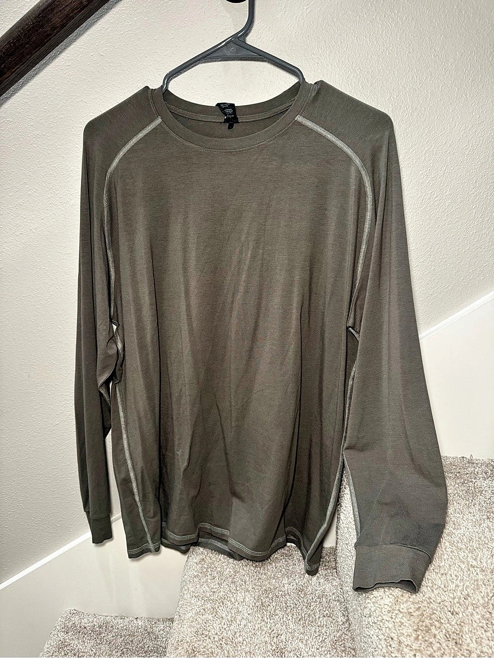 Alphalete Men's Long Sleeve Athletic Top in Brown